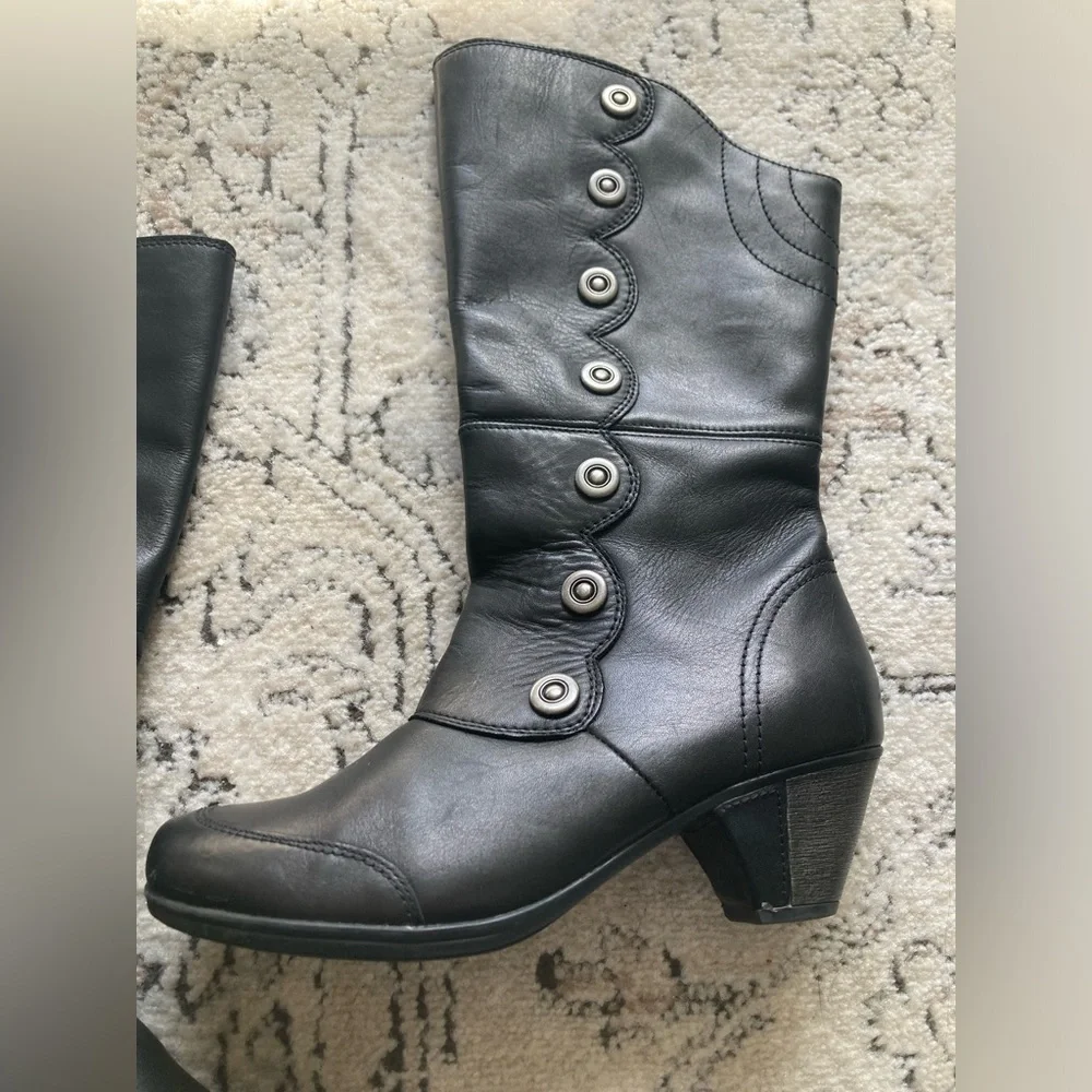 Remonte Black Leather 7.5 Button-Up Boots. Item # 4978 - Picture 2 of 13